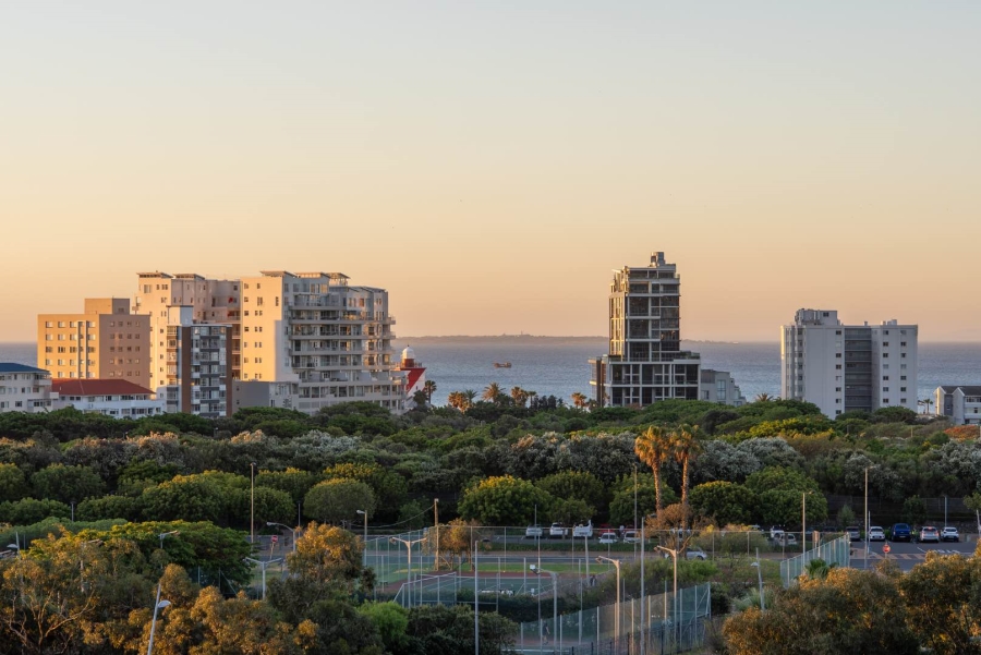 2 Bedroom Property for Sale in Green Point Western Cape
